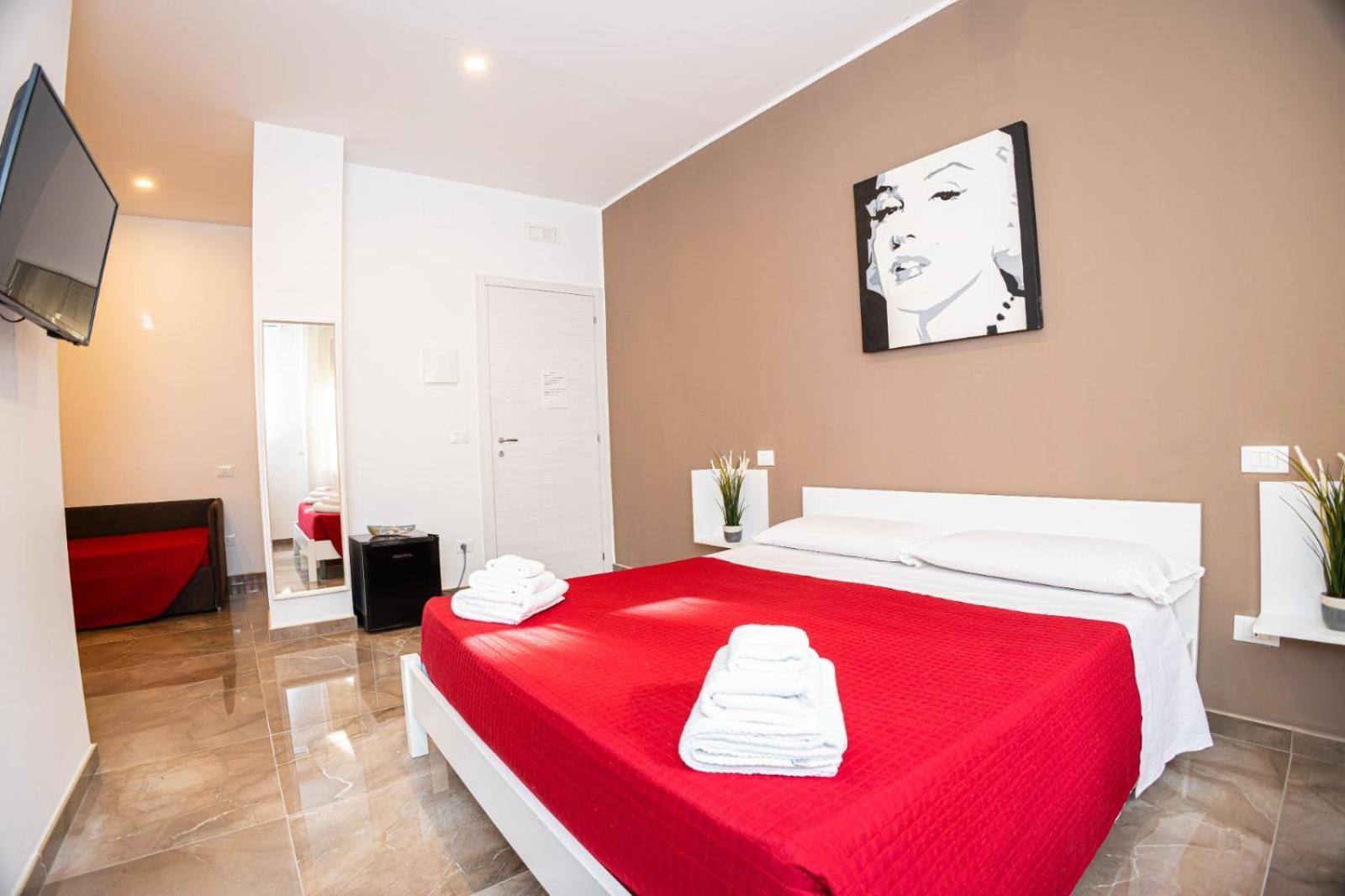 Suebi Rooms Термолі Номер фото